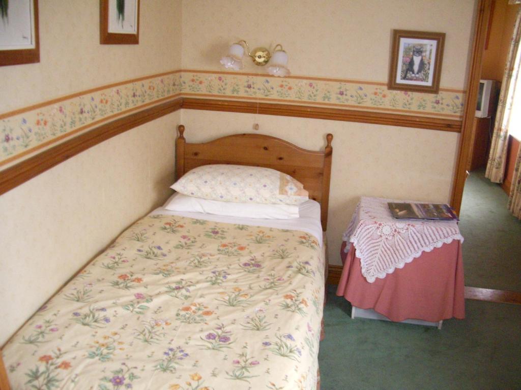 Compton House Bed & Breakfast Ашбърн Екстериор снимка