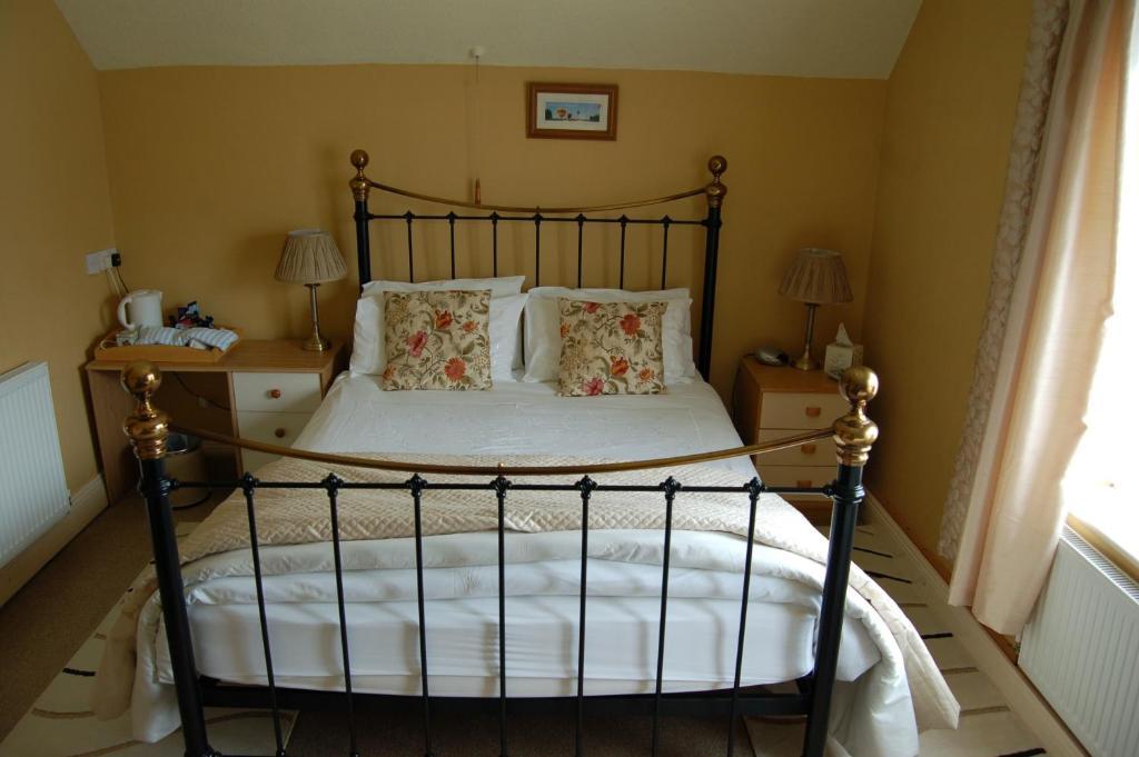 Compton House Bed & Breakfast Ашбърн Екстериор снимка
