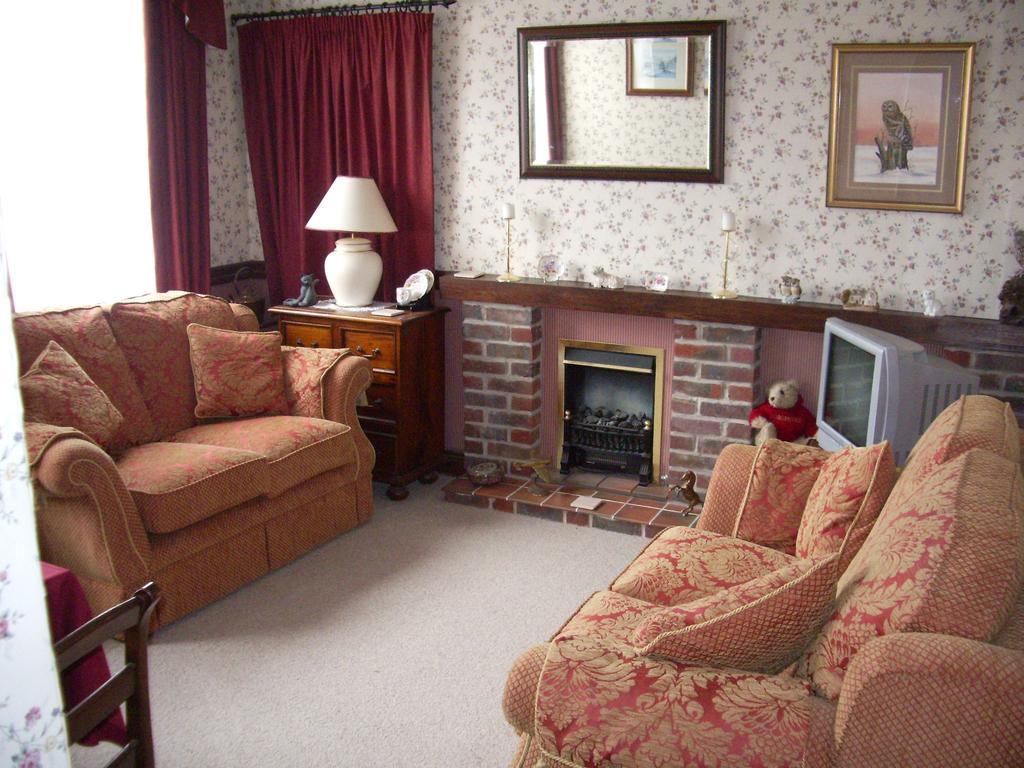 Compton House Bed & Breakfast Ашбърн Екстериор снимка